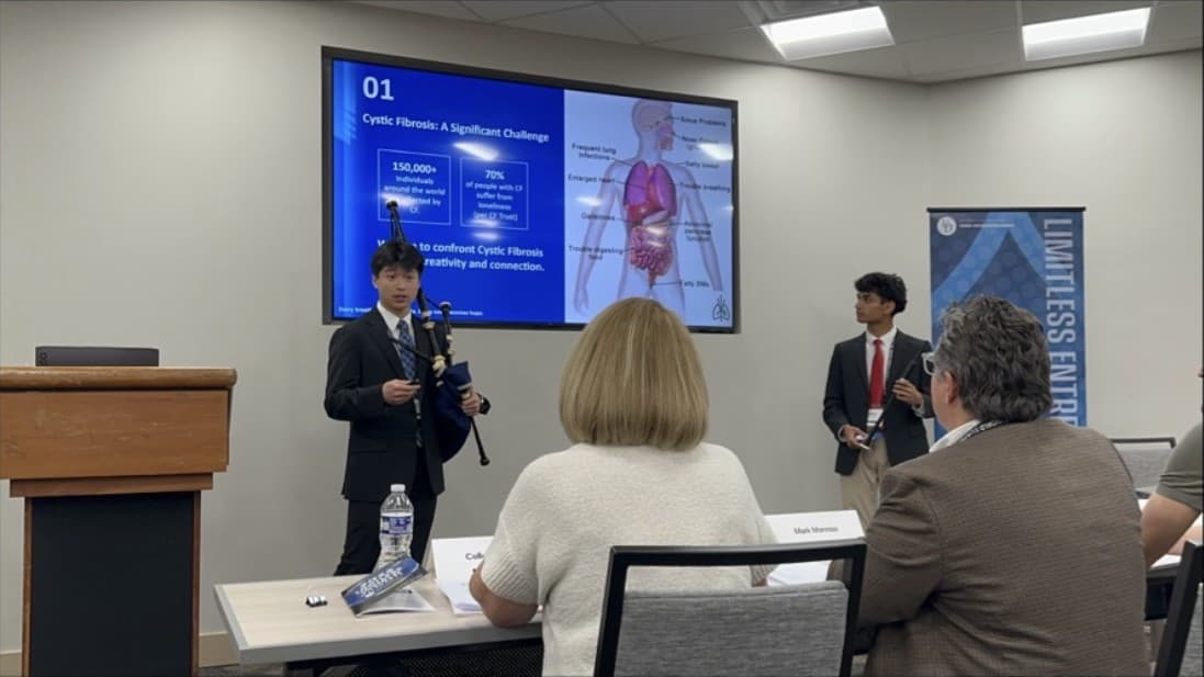Keshav and Andrew pitching Pipes for the People at the Diamond Challenge